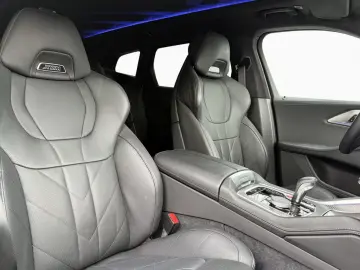 BMW XM 50e DA-Prof 360  Massage Autobah