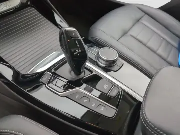 BMW X3 xDrive30e AHK Harman K LiveCockpitProf LED