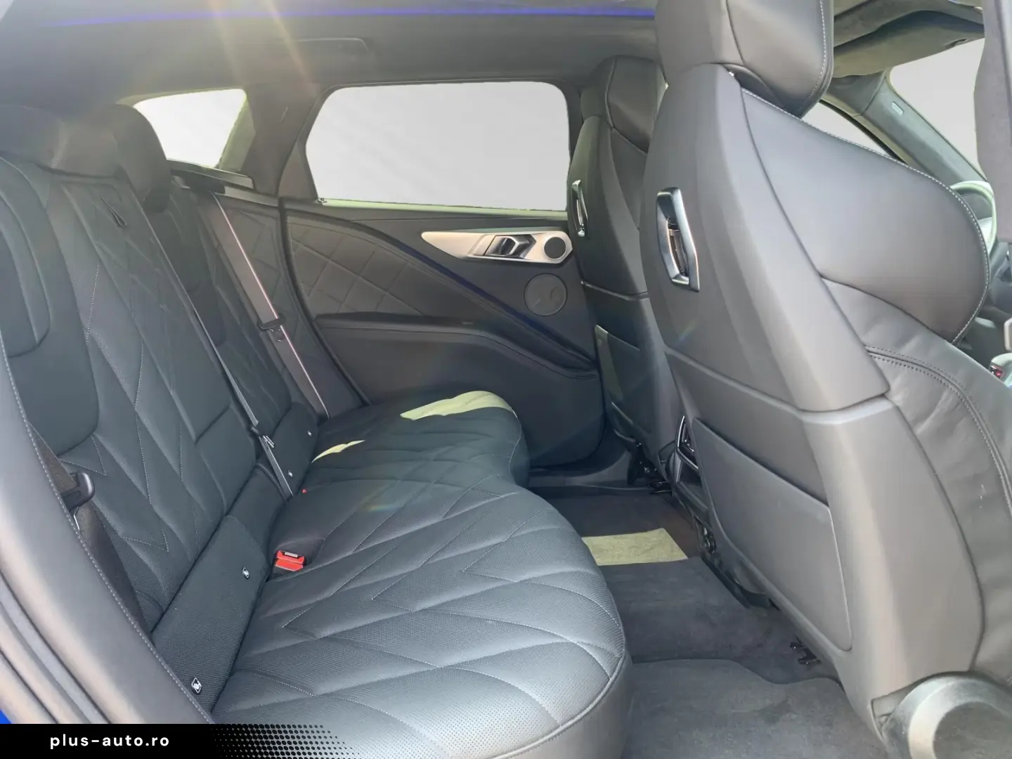 BMW XM 50e AHK DAProf.