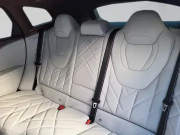 BMW XM 50e M SPORT Sitzbelüft ACC 360