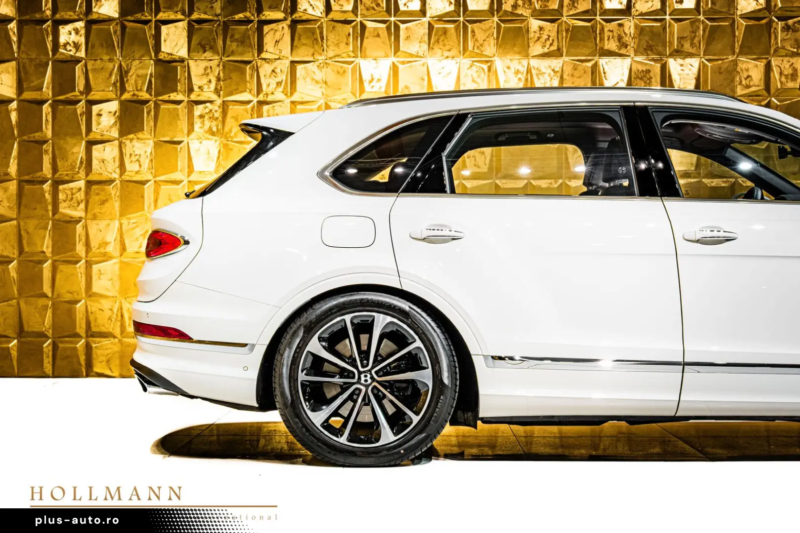 BENTLEY Bentayga HYBRID   PANORAMA