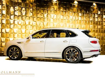 BENTLEY Bentayga HYBRID   PANORAMA