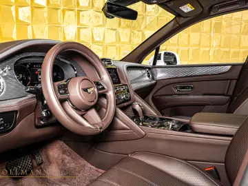 BENTLEY Bentayga HYBRID   PANORAMA