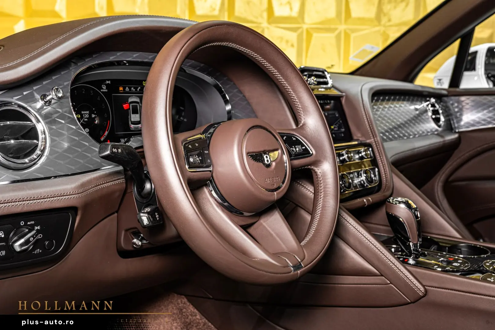 BENTLEY Bentayga HYBRID   PANORAMA