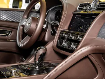 BENTLEY Bentayga HYBRID   PANORAMA