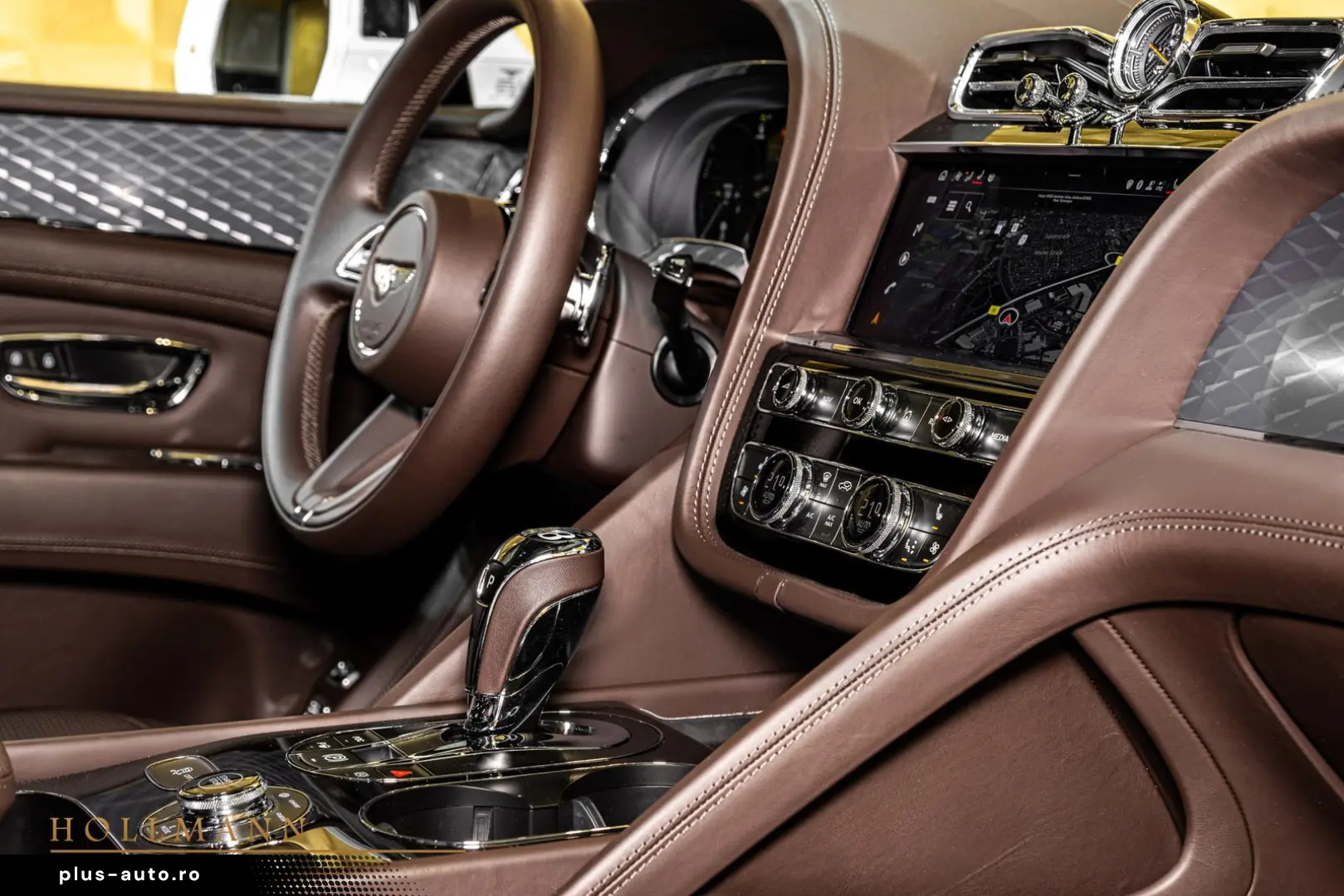 BENTLEY Bentayga HYBRID   PANORAMA