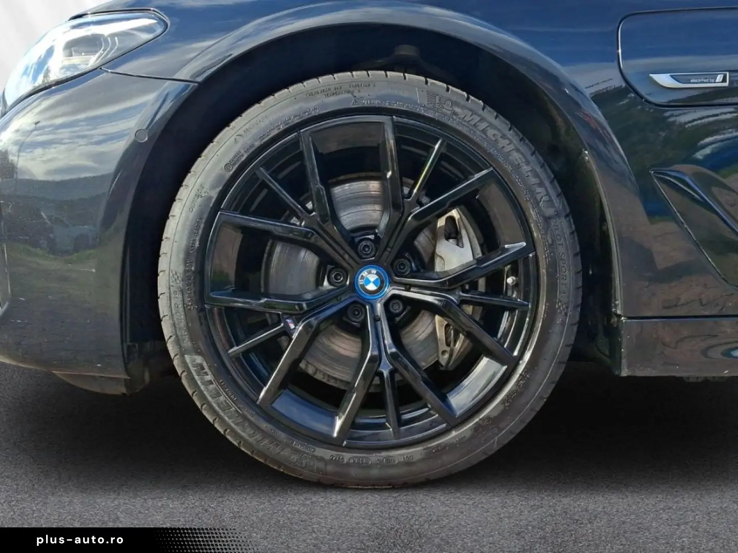 BMW 545 e xDrive Limousine M-Sport H&K AHK LC Prof