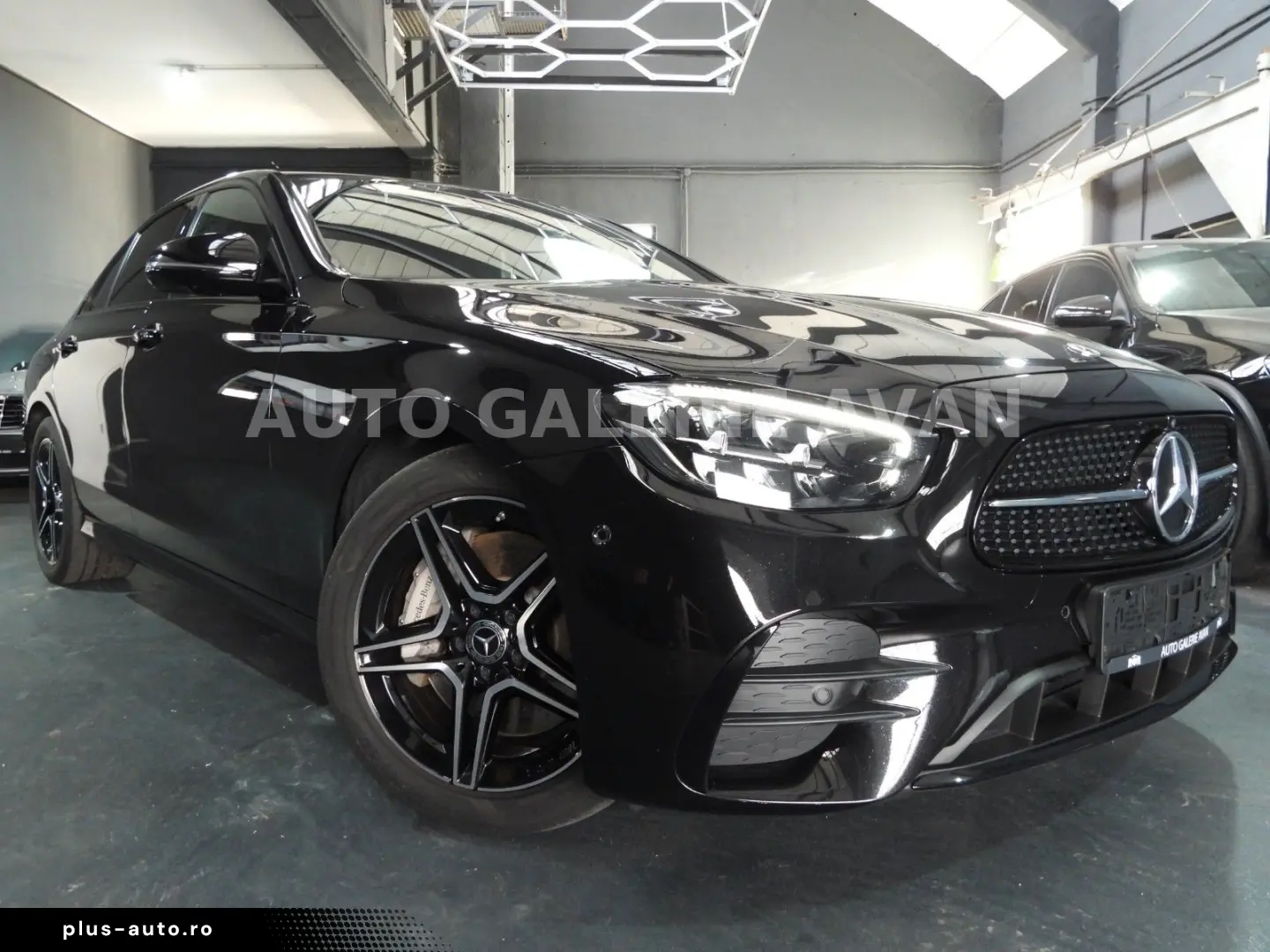 MERCEDES-BENZ E 300 de AMG LINE