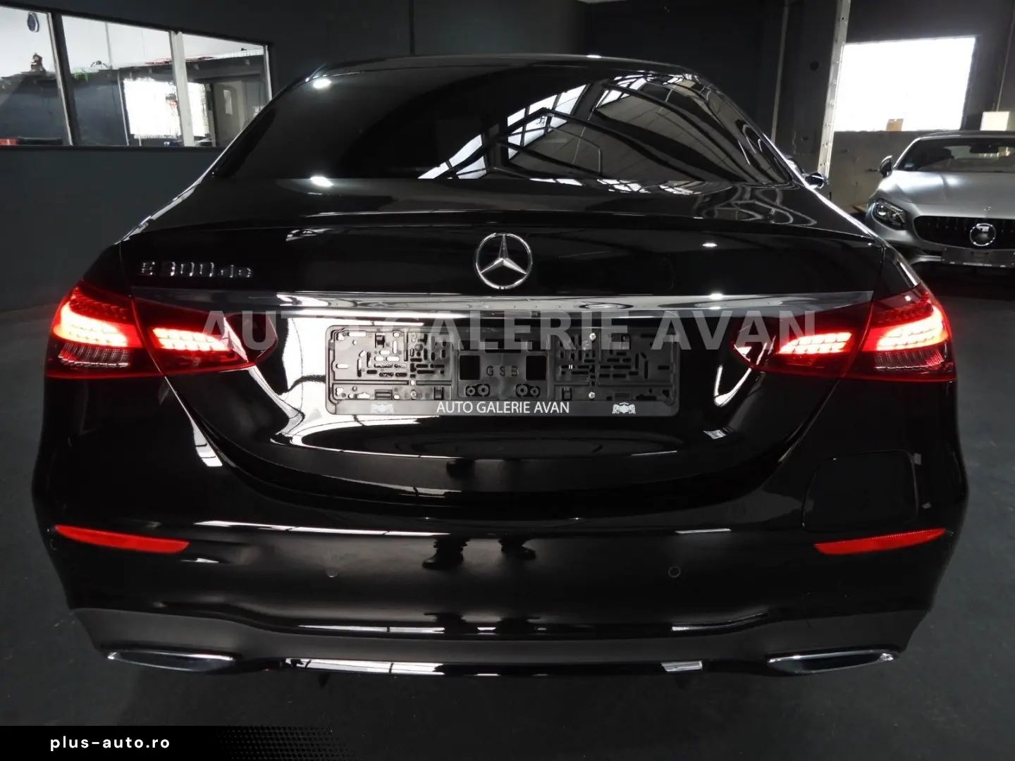 MERCEDES-BENZ E 300 de AMG LINE