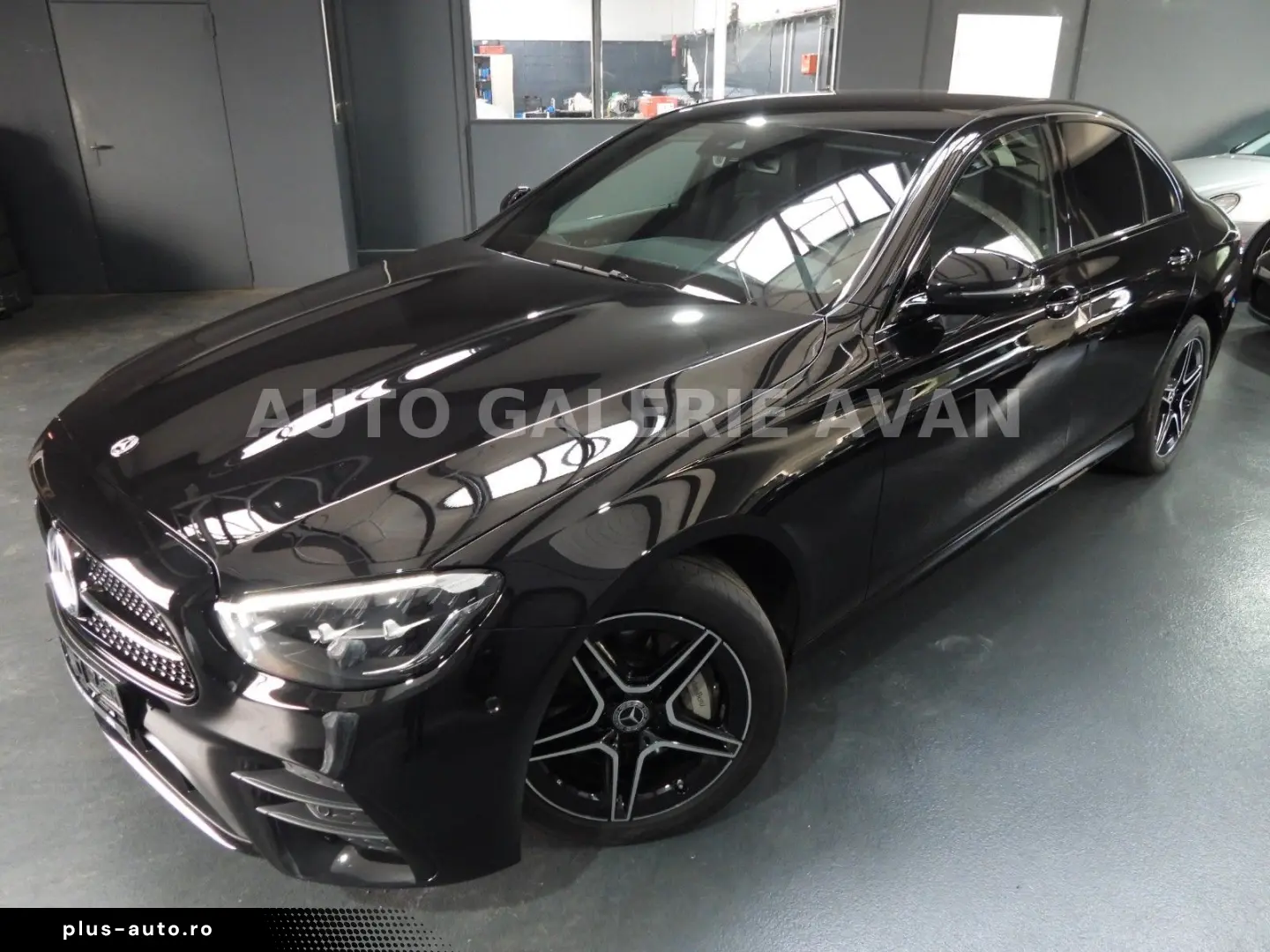 MERCEDES-BENZ E 300 de AMG LINE