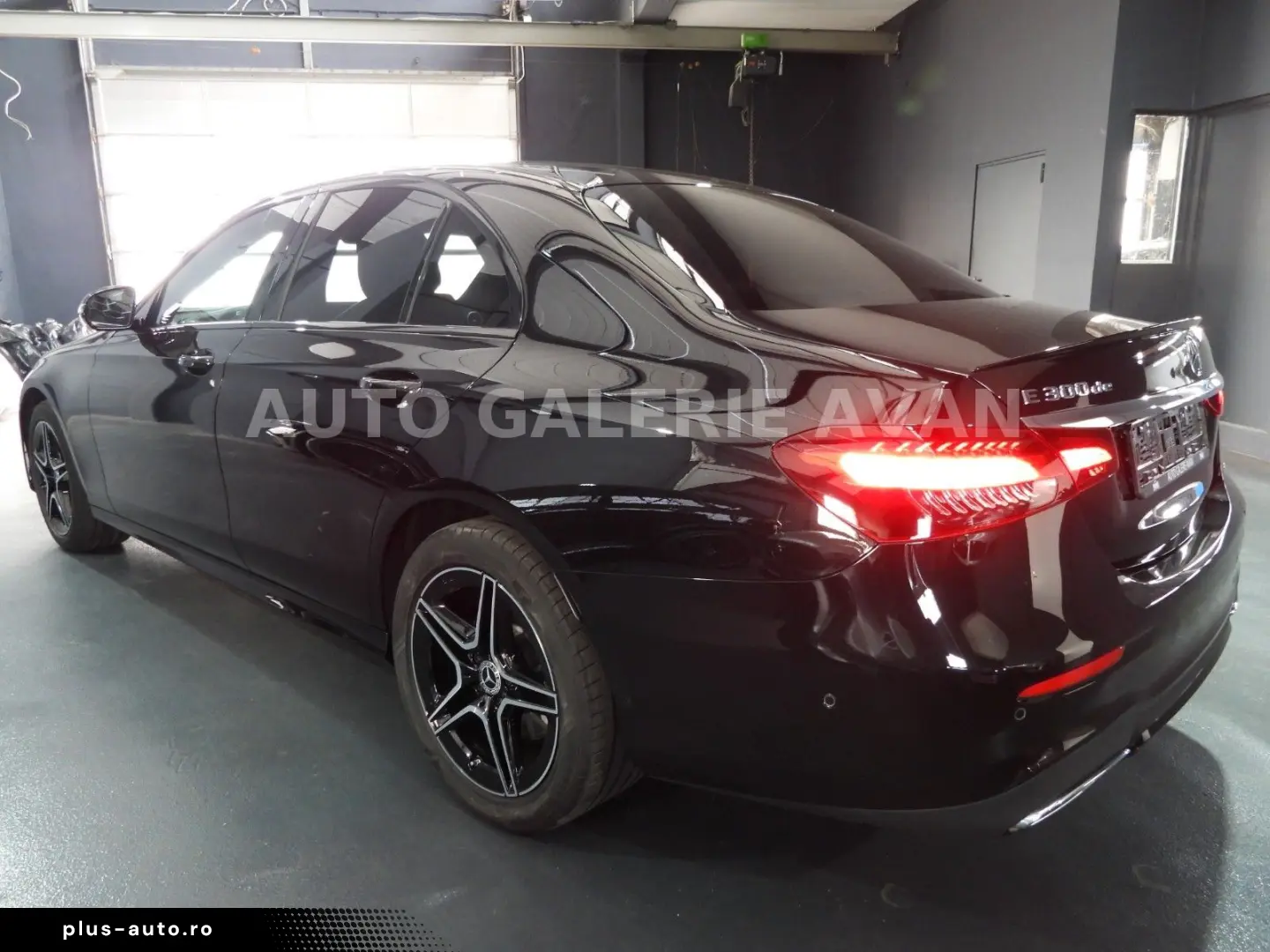 MERCEDES-BENZ E 300 de AMG LINE