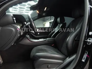 MERCEDES-BENZ E 300 de AMG LINE