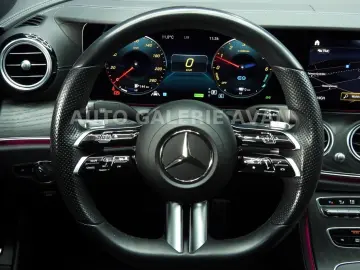 MERCEDES-BENZ E 300 de AMG LINE