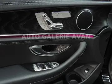 MERCEDES-BENZ E 300 de AMG LINE
