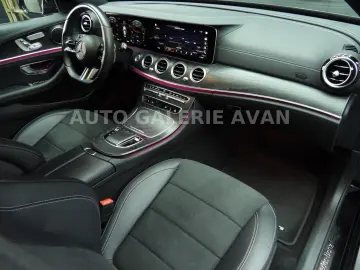 MERCEDES-BENZ E 300 de AMG LINE