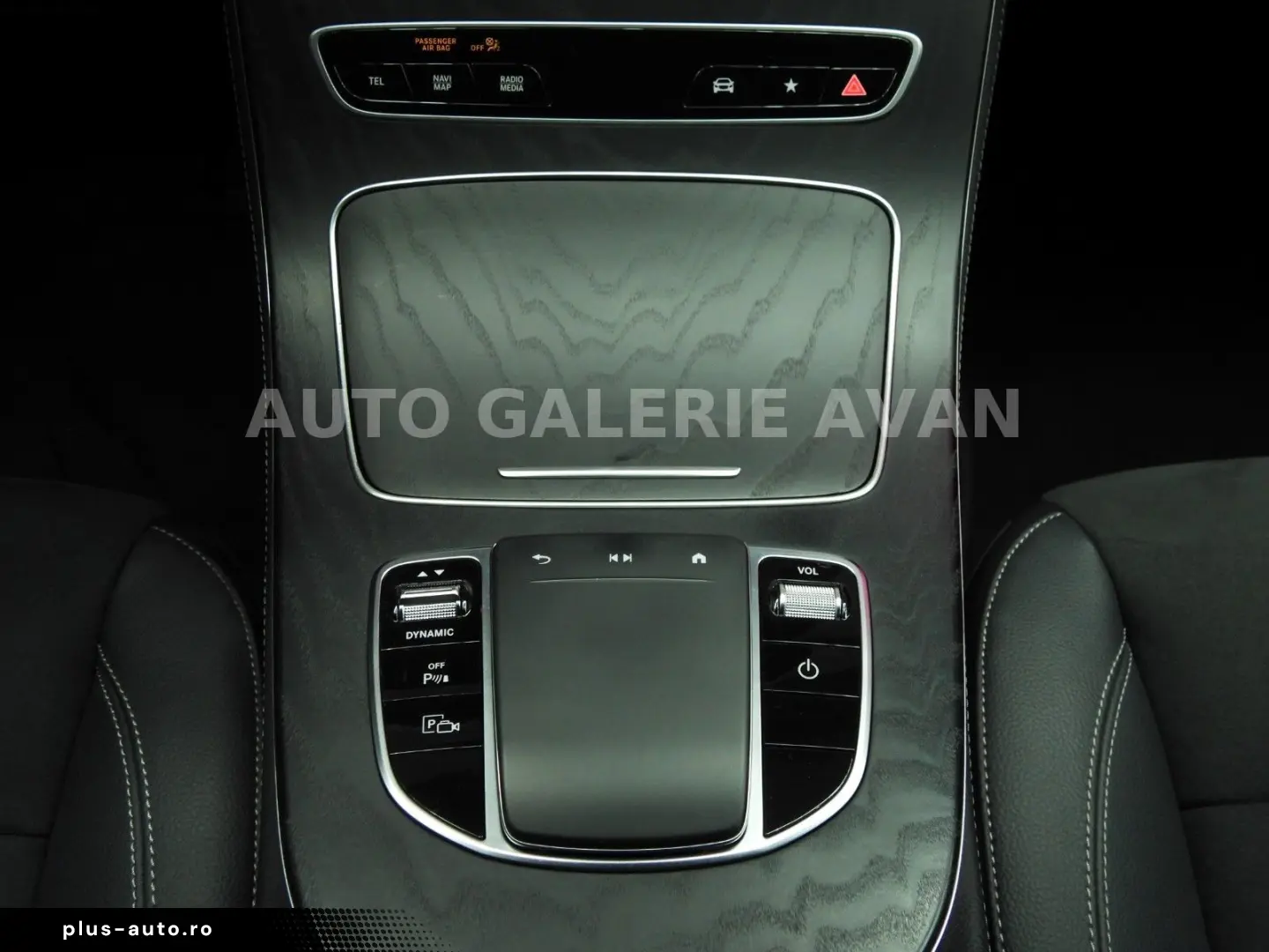 MERCEDES-BENZ E 300 de AMG LINE