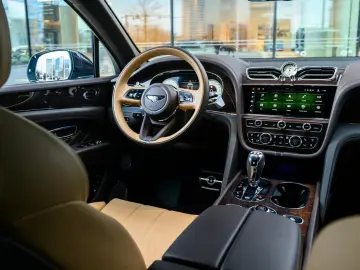 BENTLEY Bentayga 4.0 V8 EWB Mulliner 4WD Autom.