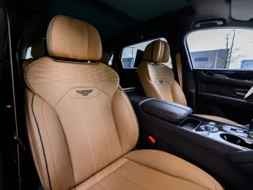 BENTLEY Bentayga 4.0 V8 EWB Mulliner 4WD Autom.