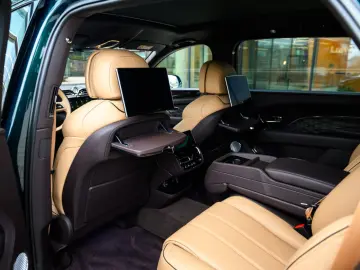 BENTLEY Bentayga 4.0 V8 EWB Mulliner 4WD Autom.