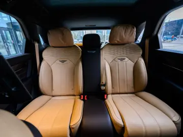 BENTLEY Bentayga 4.0 V8 EWB Mulliner 4WD Autom.