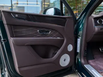 BENTLEY Bentayga 4.0 V8 EWB Mulliner 4WD Autom.