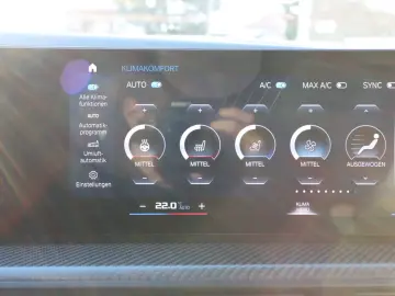 BMW XM V8  full. B&W DAPro  M Driver's