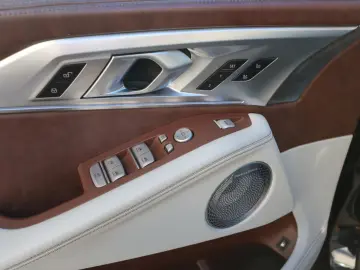 BMW XM V8  full. B&W DAPro  M Driver's