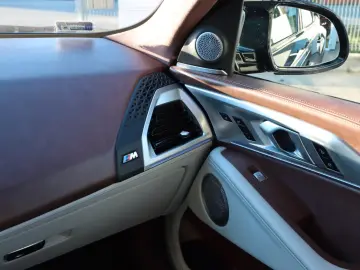 BMW XM V8  full. B&W DAPro  M Driver's