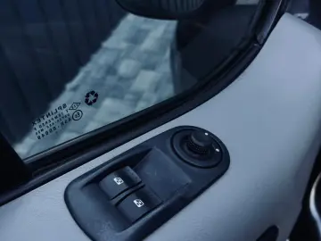 OPEL VIVARO 8 1   FAB 05-2011   2.0 Diesel 114 CP