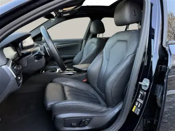 BMW 530e xDrive M Sport 94%Akku HeadUp AHK Glasdach