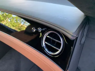 BENTLEY New Continental GT V8