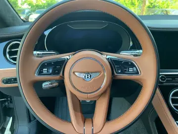 BENTLEY New Continental GT V8