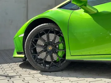 LAMBORGHINI Huracán Tecnica StylePack Narvi20  Verde Selvans