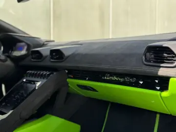 LAMBORGHINI Huracán Tecnica StylePack Narvi20  Verde Selvans