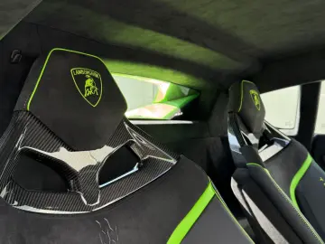 LAMBORGHINI Huracán Tecnica StylePack Narvi20  Verde Selvans