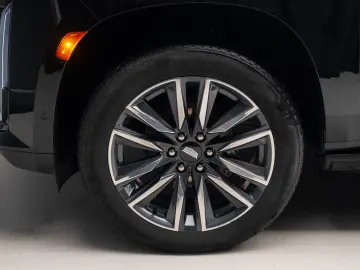 2023 Cadillac Escalade ESV long version Sport Platinum