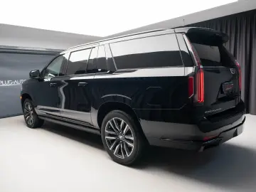 2023 Cadillac Escalade ESV long version Sport Platinum
