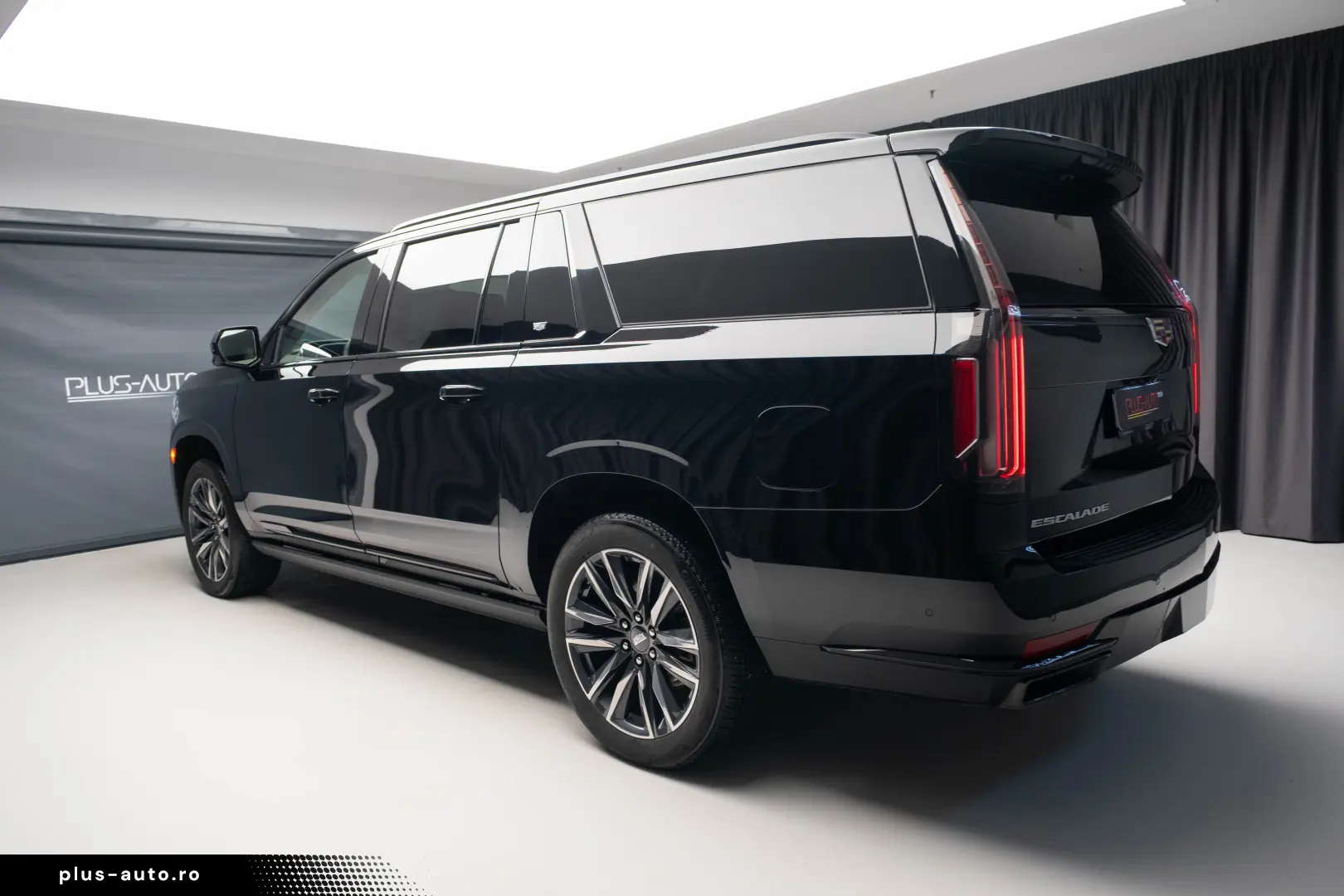 2023 Cadillac Escalade ESV long version Sport Platinum
