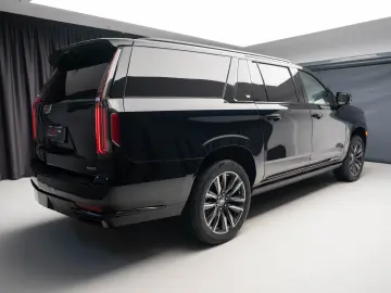 2023 Cadillac Escalade ESV long version Sport Platinum