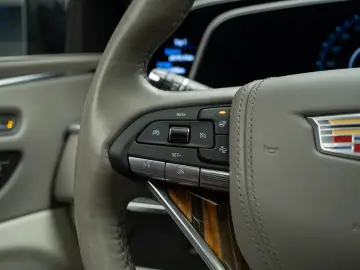 2023 Cadillac Escalade ESV long version Sport Platinum