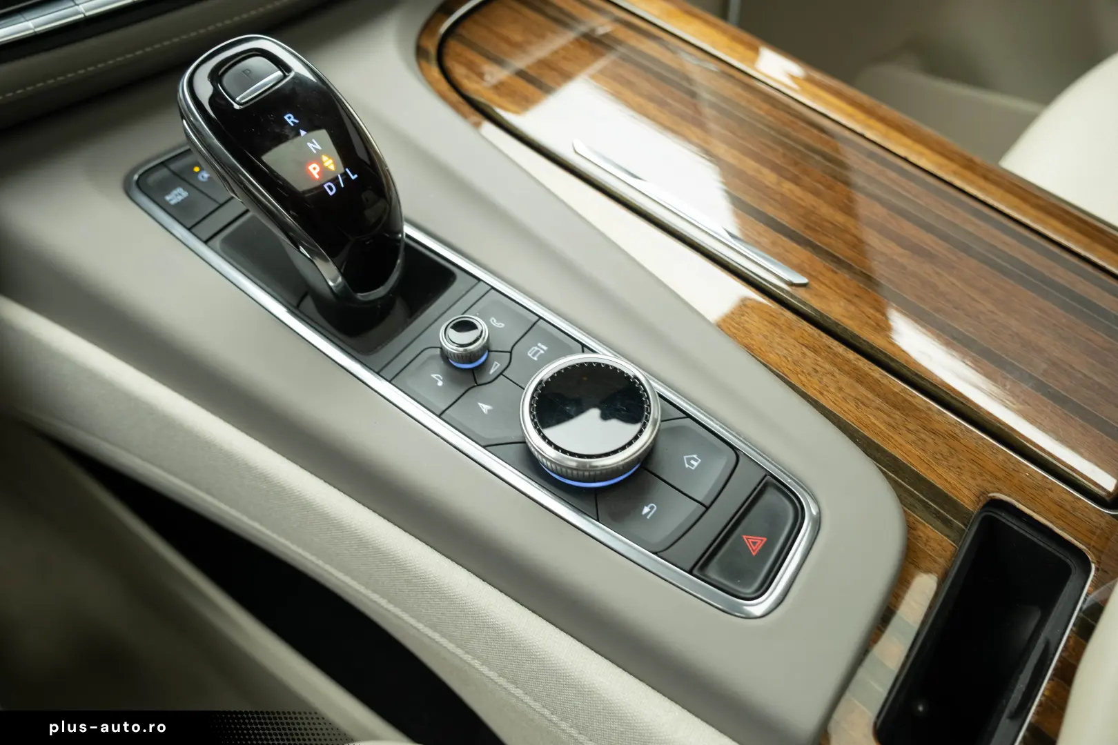 2023 Cadillac Escalade ESV long version Sport Platinum