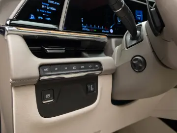 2023 Cadillac Escalade ESV long version Sport Platinum