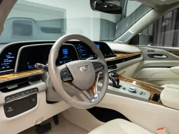 2023 Cadillac Escalade ESV long version Sport Platinum