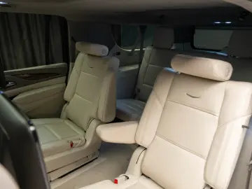 2023 Cadillac Escalade ESV long version Sport Platinum