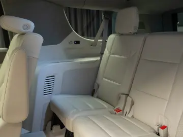 2023 Cadillac Escalade ESV long version Sport Platinum