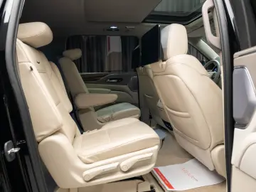 2023 Cadillac Escalade ESV long version Sport Platinum