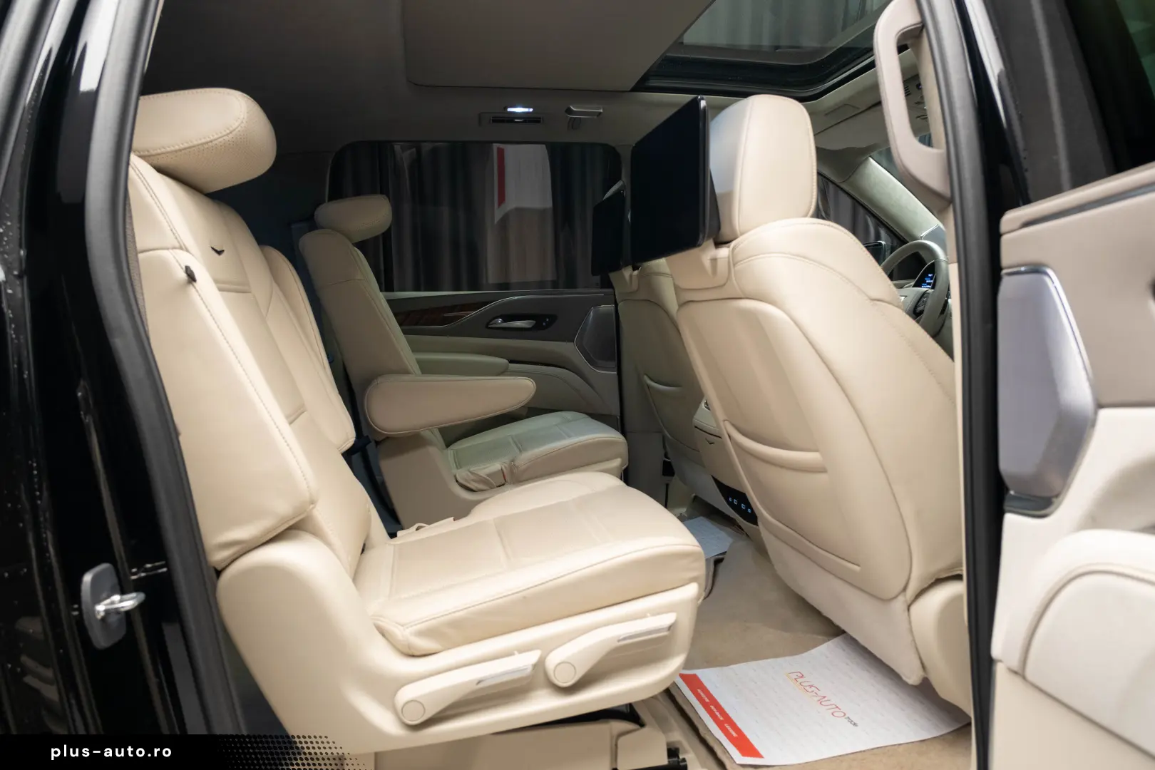 2023 Cadillac Escalade ESV long version Sport Platinum