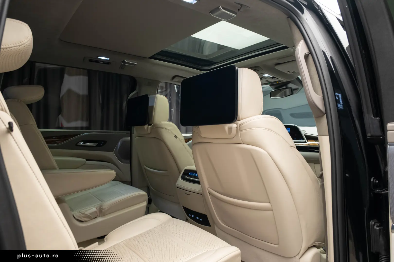 2023 Cadillac Escalade ESV long version Sport Platinum