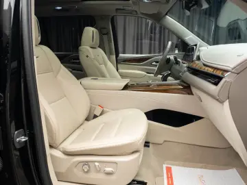 2023 Cadillac Escalade ESV long version Sport Platinum