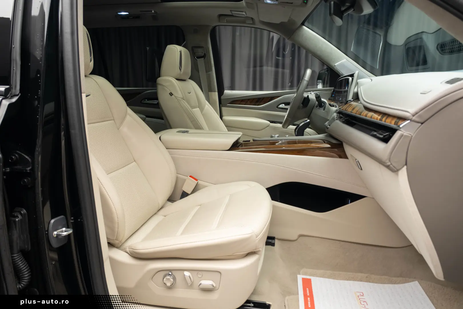 2023 Cadillac Escalade ESV long version Sport Platinum